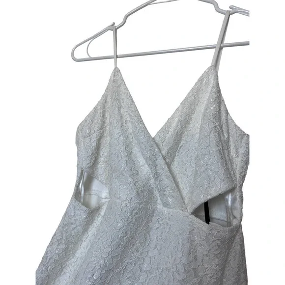 Line & Dot Urban Outfitters Surplice Cutout White Lace Mini Dress Medium NWT - Picture 3 of 8